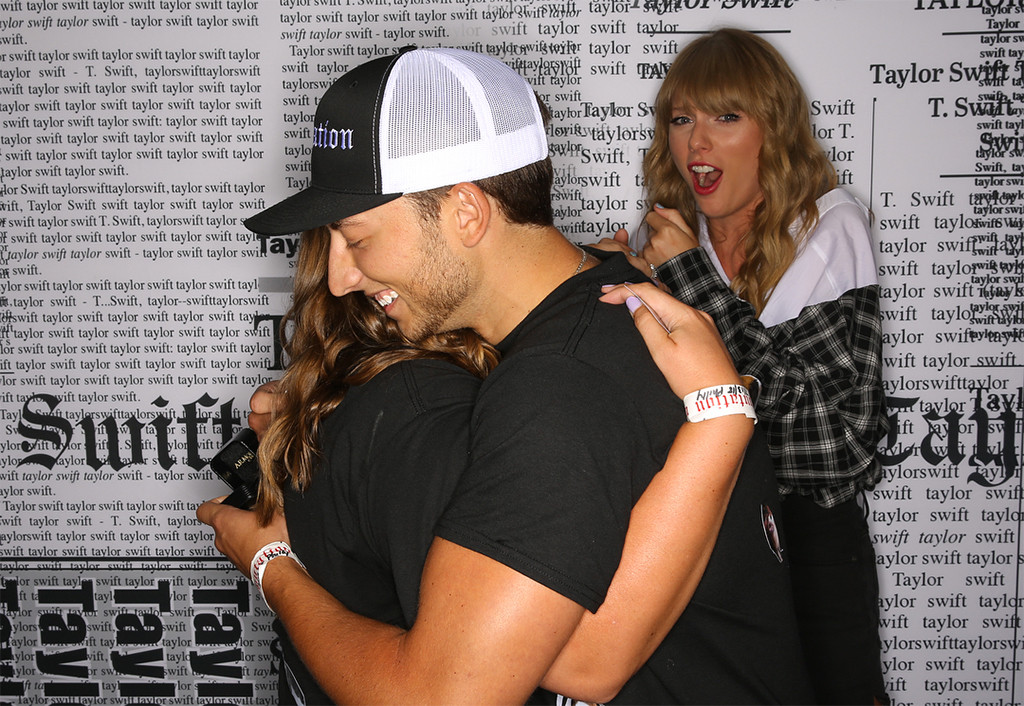 taylor swift engaged 2018 taylor swift looks shocked as fans get engaged in front of taylor swift engaged 2018 taylor swift looks shocked as fans get engaged in front of